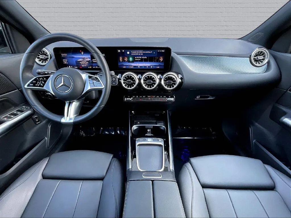 Mercedes-Benz GLA photo 7