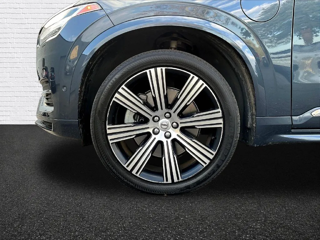 Volvo XC90 photo 26