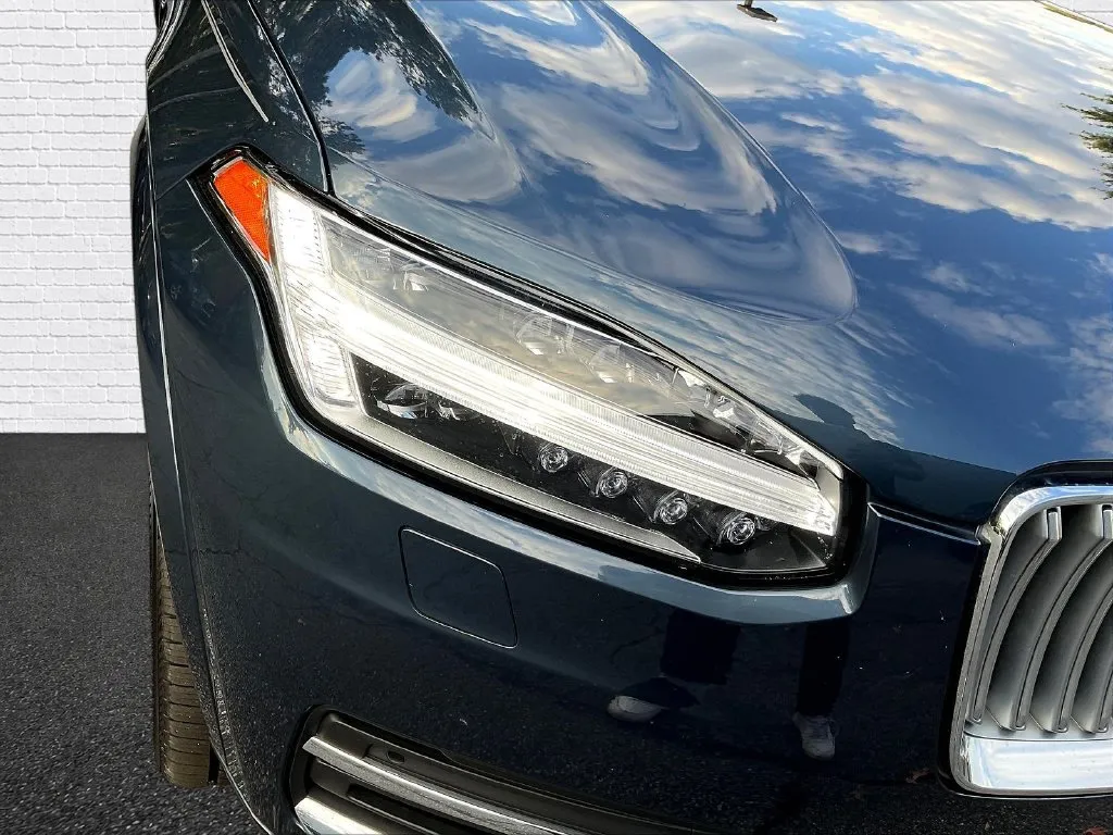 Volvo XC90 photo 25