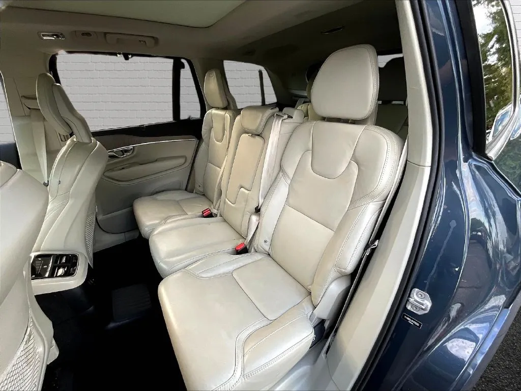 Volvo XC90 photo 18