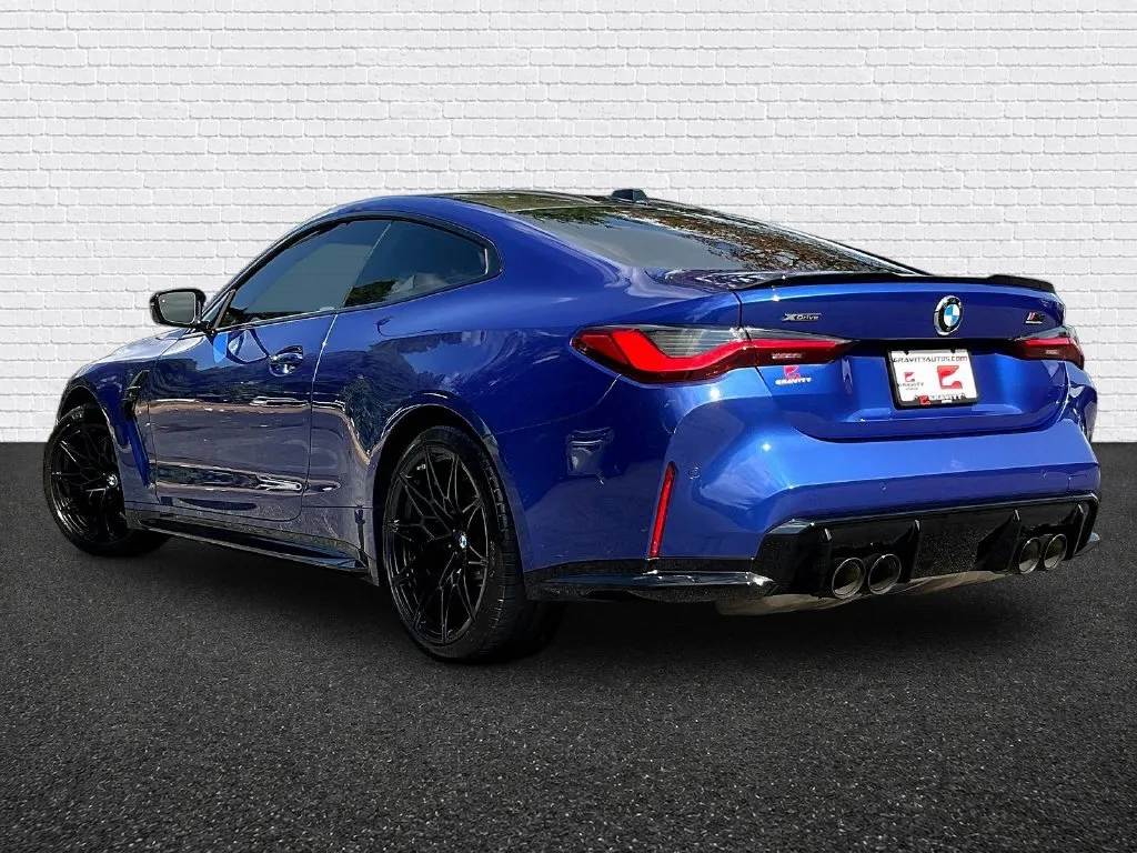 BMW M4 photo 4