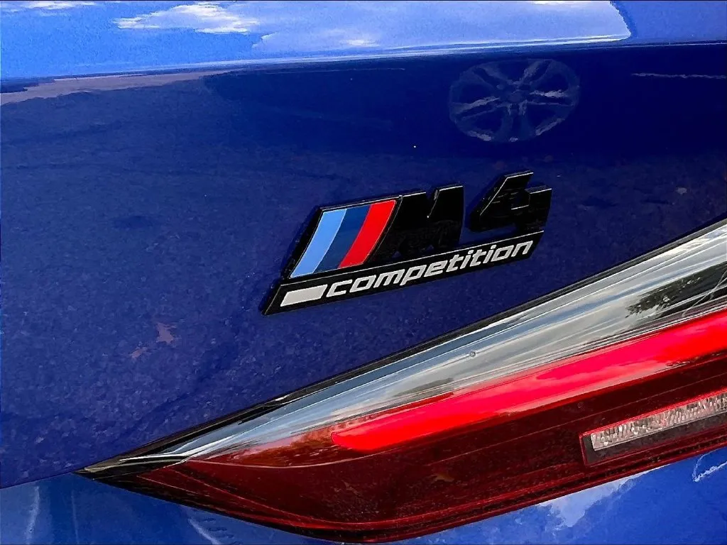 BMW M4 photo 20