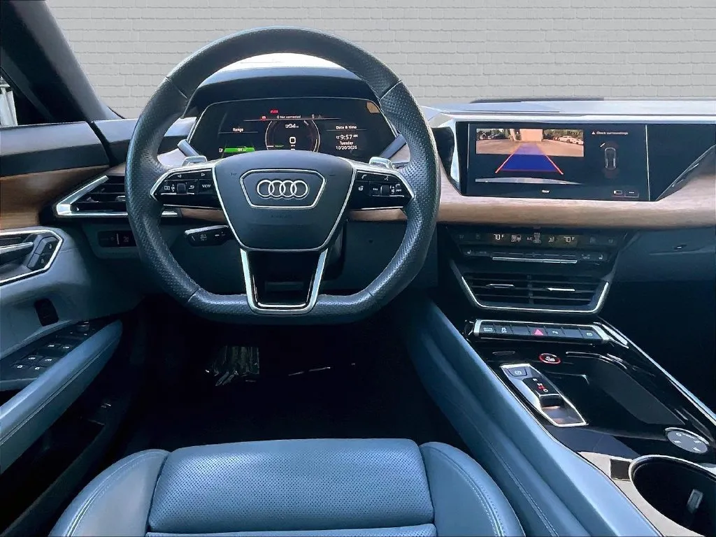 Audi e-tron GT photo 8