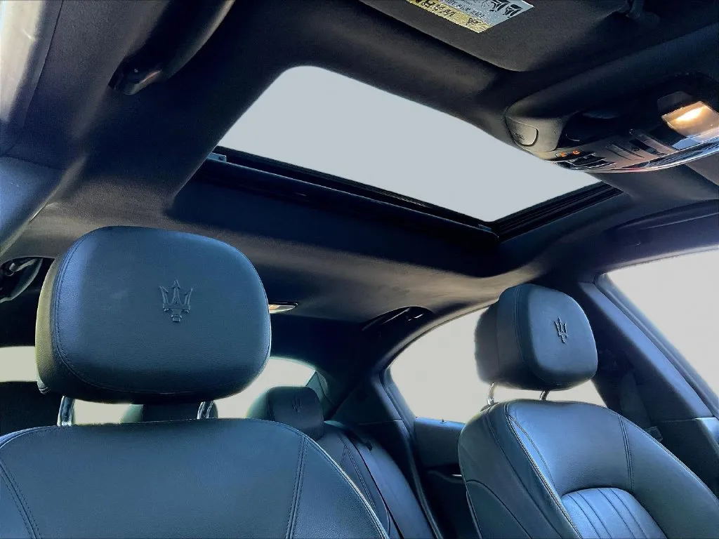 Maserati Ghibli photo 17