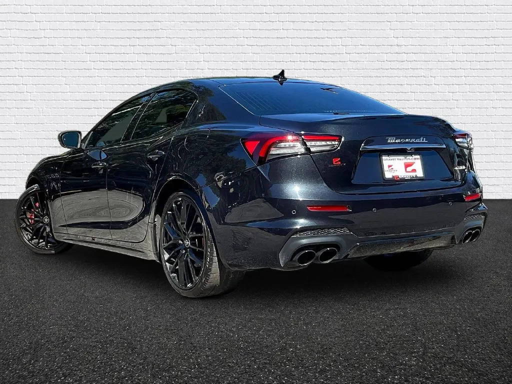 Maserati Ghibli photo 4