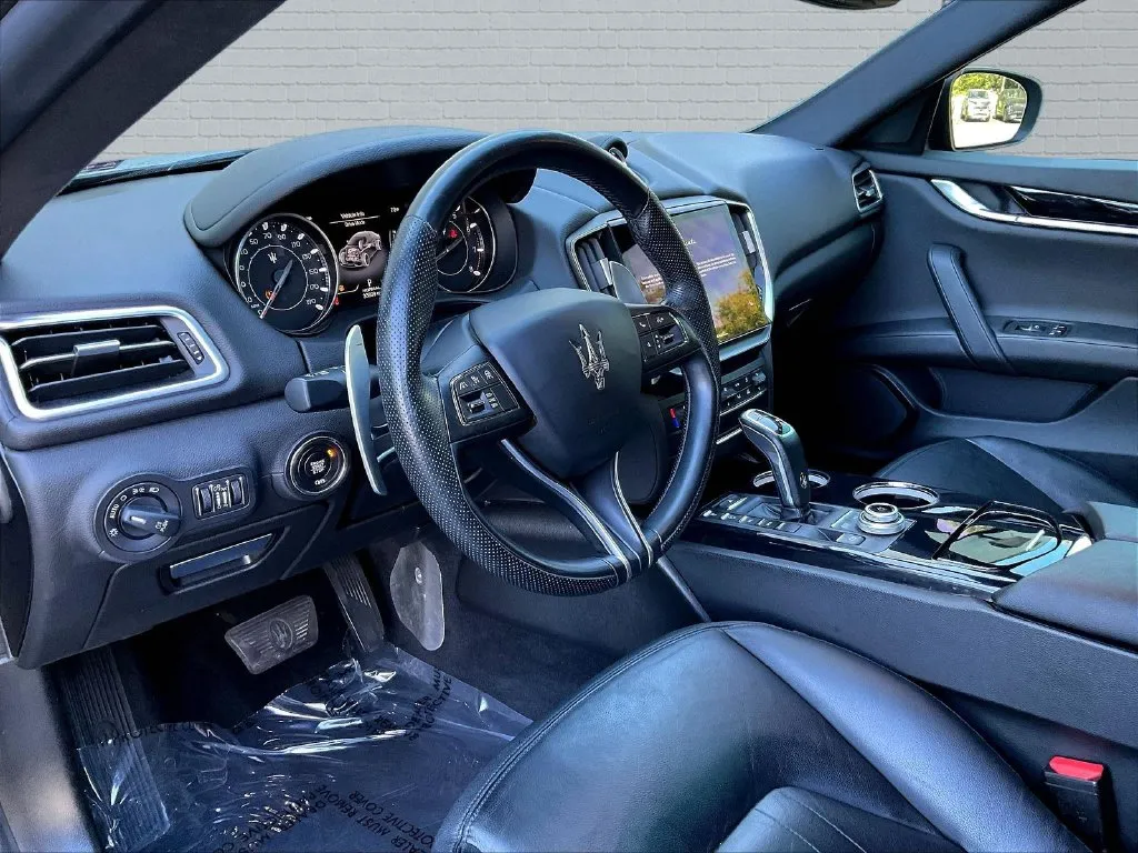 Maserati Ghibli photo 11