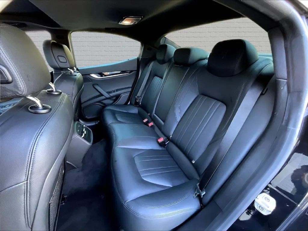 Maserati Ghibli photo 14