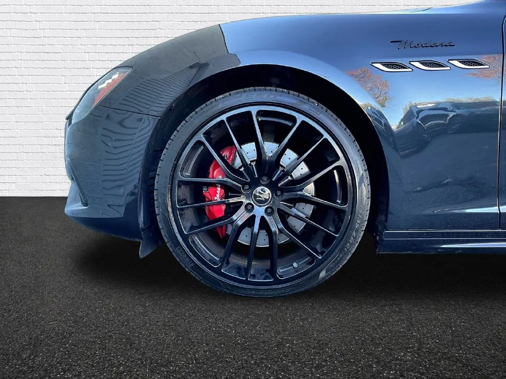 Maserati Ghibli photo 21