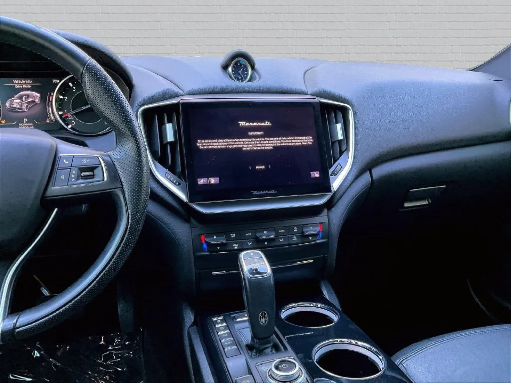Maserati Ghibli photo 9