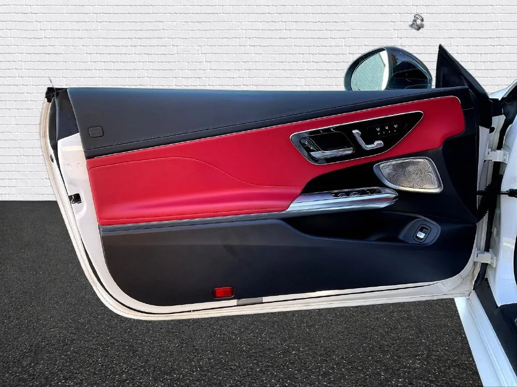 Mercedes-Benz CLE photo 16