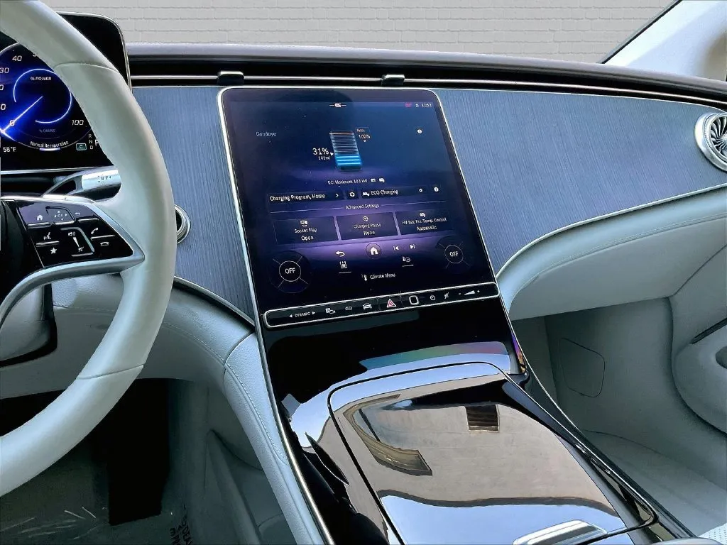 Mercedes-Benz EQS photo 8