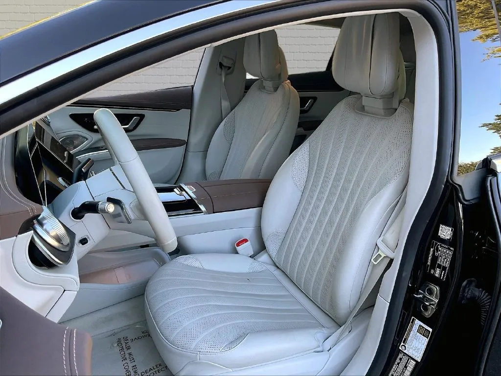 Mercedes-Benz EQS photo 17