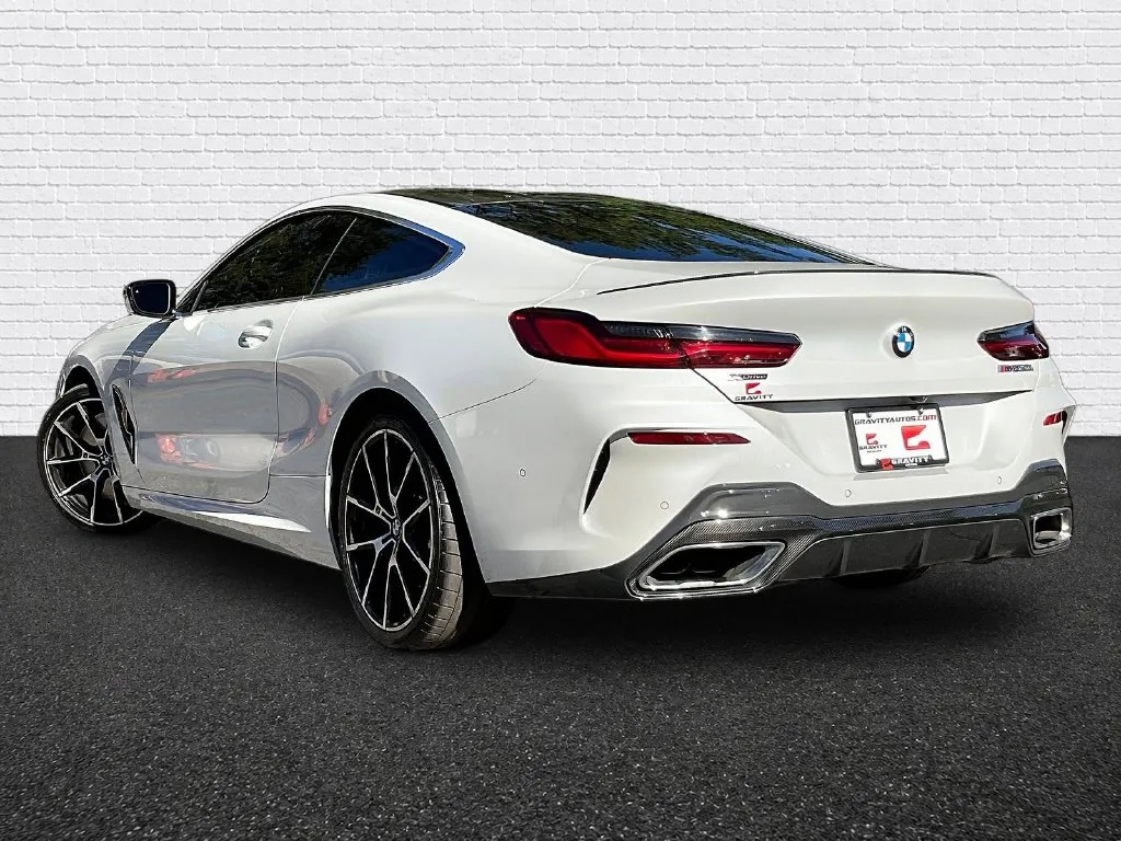 BMW 8 Series photo 4
