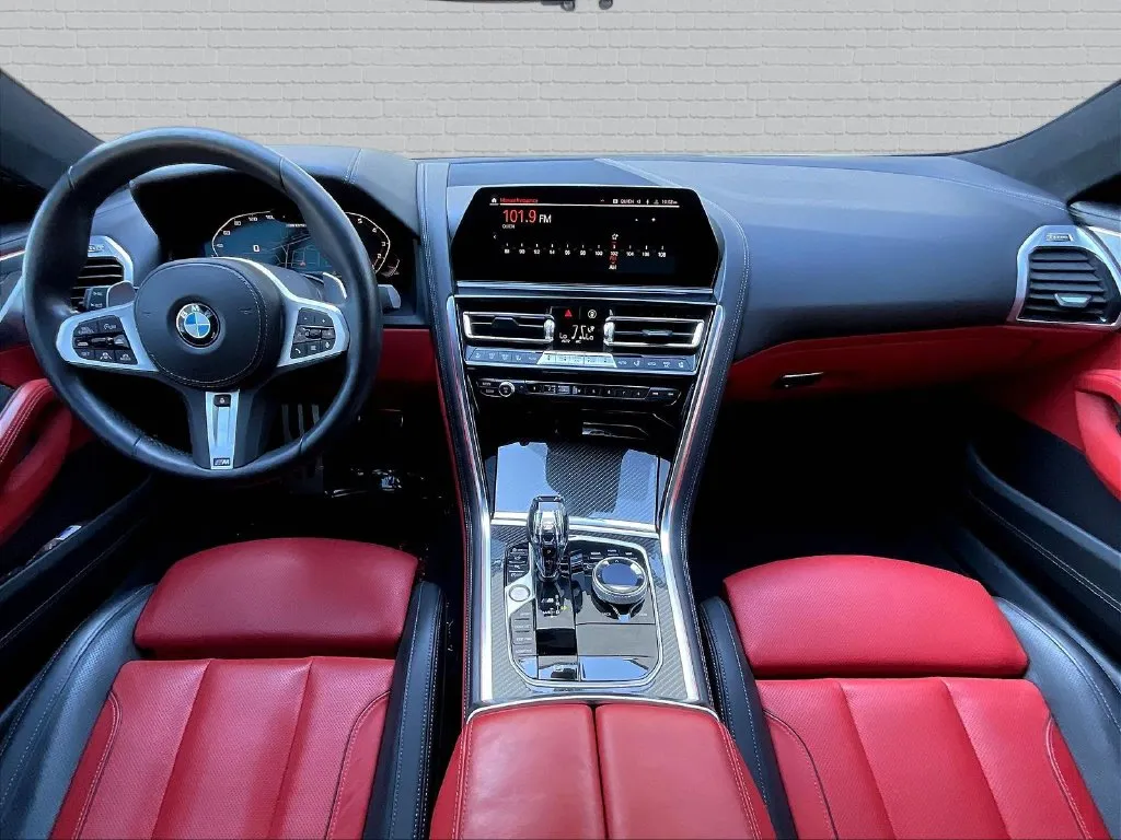 BMW 8 Series photo 7