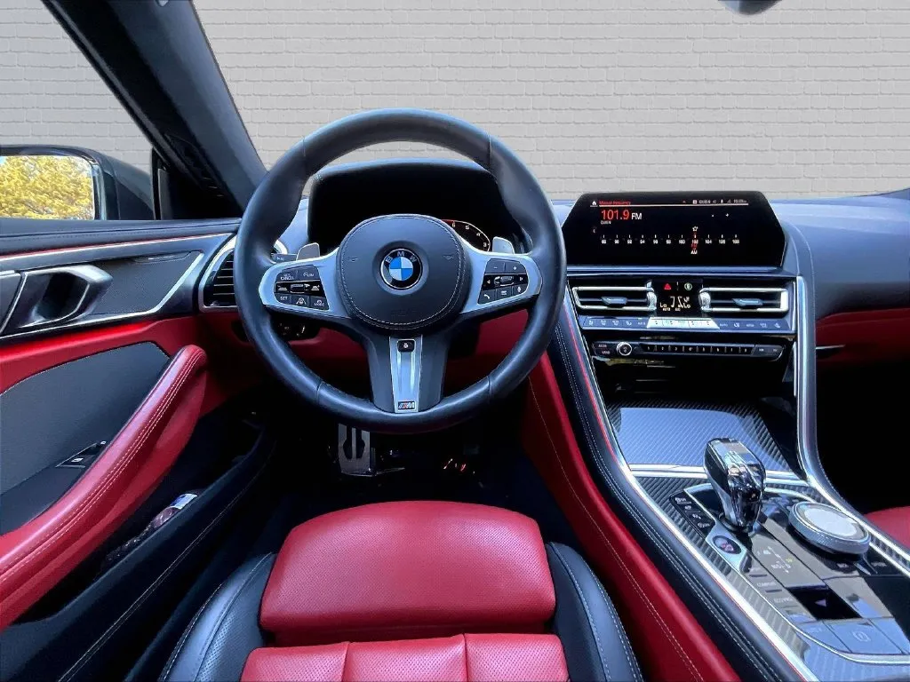BMW 8 Series photo 8