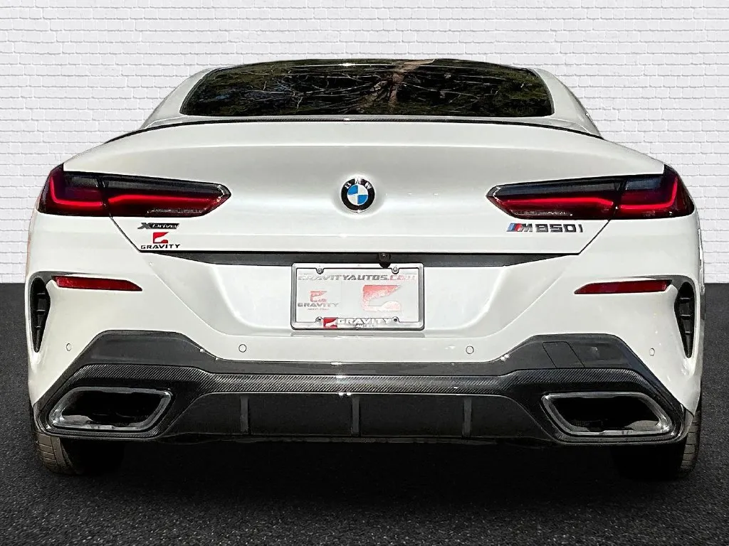 BMW 8 Series photo 5