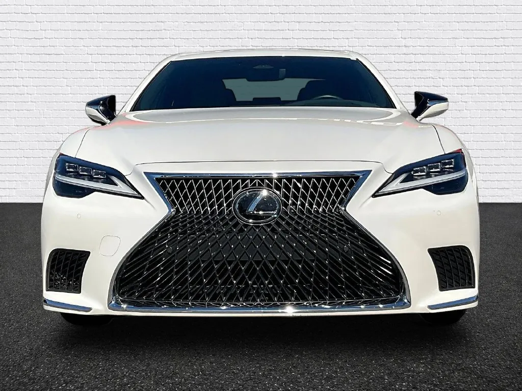 Lexus LS photo 2