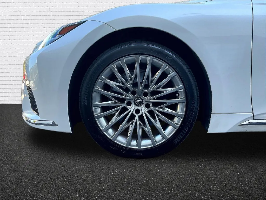 Lexus LS photo 23