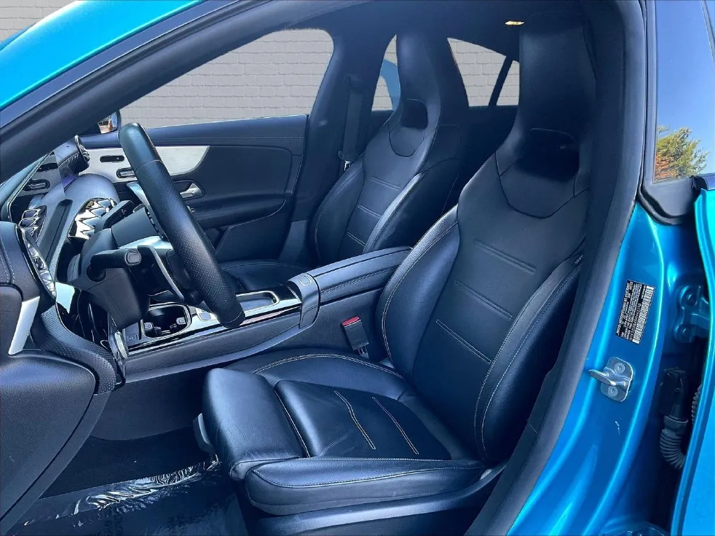 Mercedes-Benz CLA photo 16