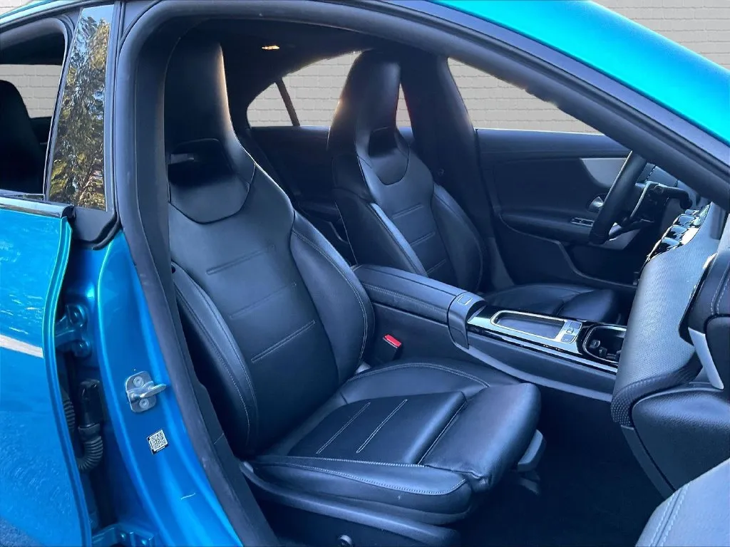 Mercedes-Benz CLA photo 19
