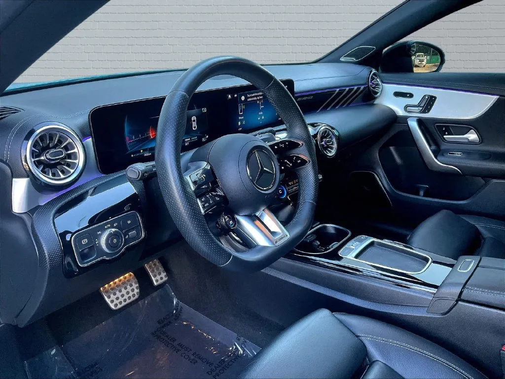 Mercedes-Benz CLA photo 13