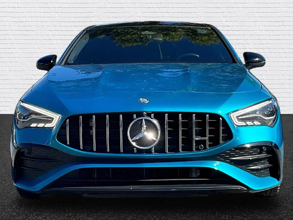 Mercedes-Benz CLA photo 2