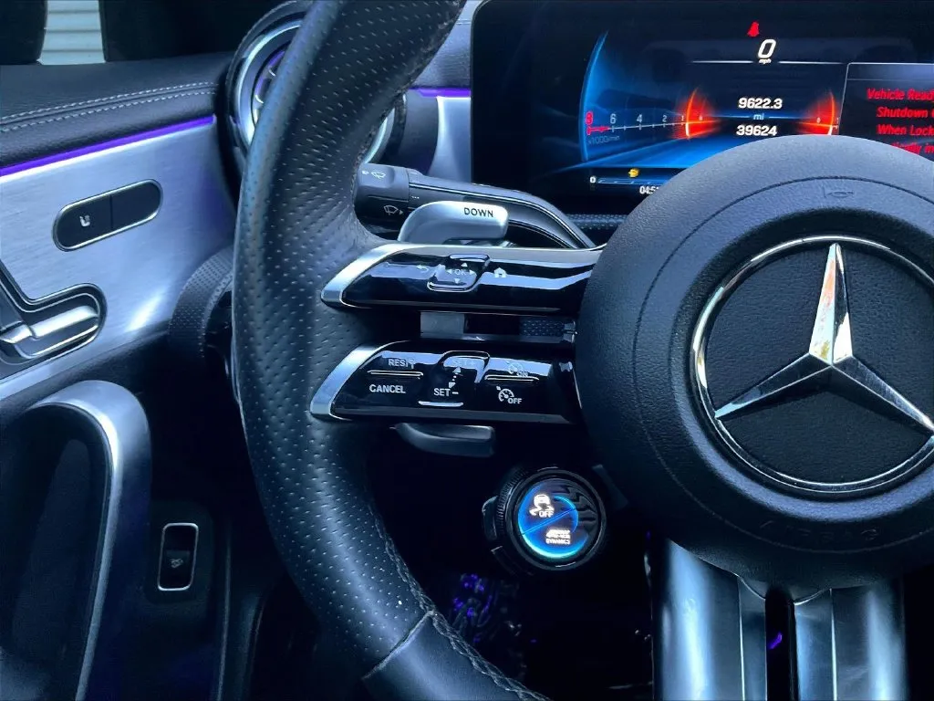 Mercedes-Benz CLA photo 9