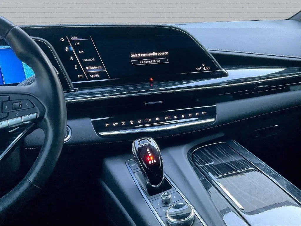 Cadillac Escalade ESV photo 9