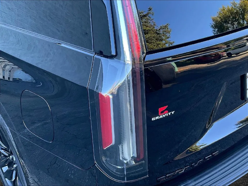 Cadillac Escalade ESV photo 20