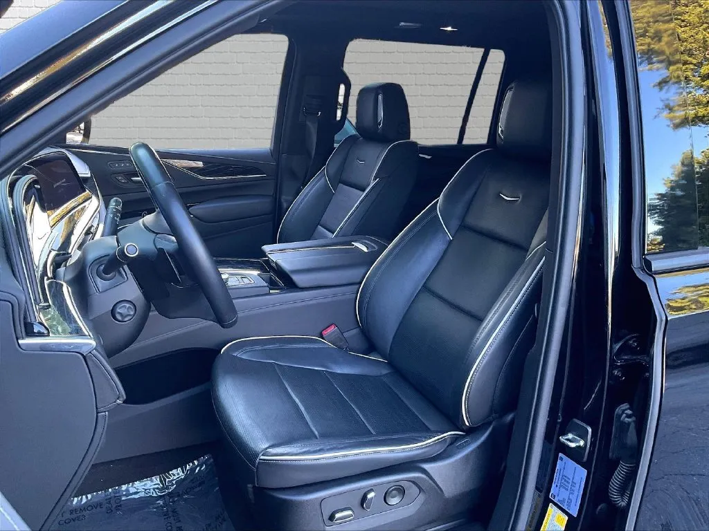 Cadillac Escalade ESV photo 18