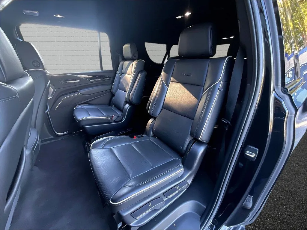 Cadillac Escalade ESV photo 19