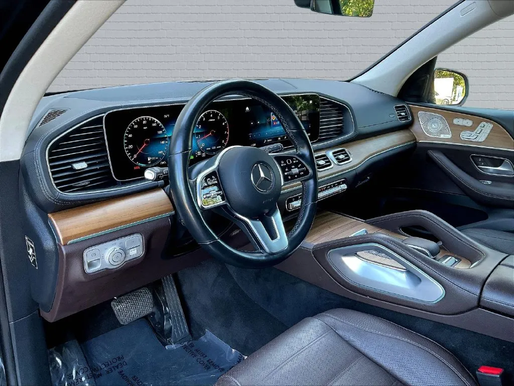 Mercedes-Benz GLS photo 12