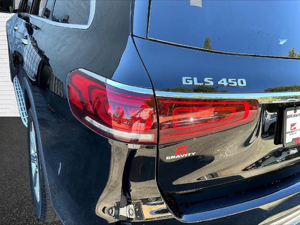 Mercedes-Benz GLS photo 16