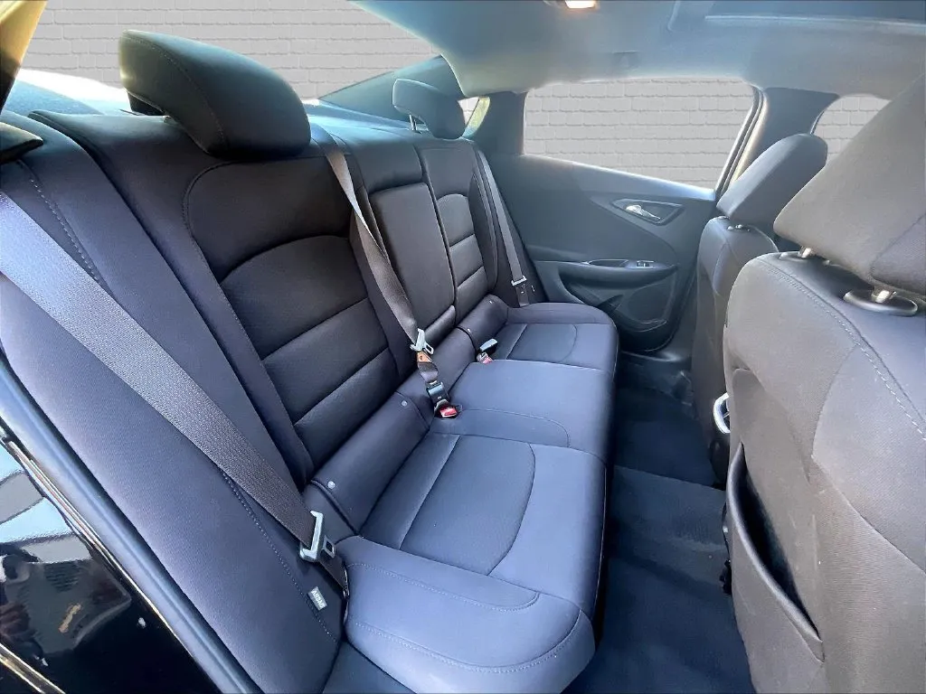 Chevrolet Malibu photo 17