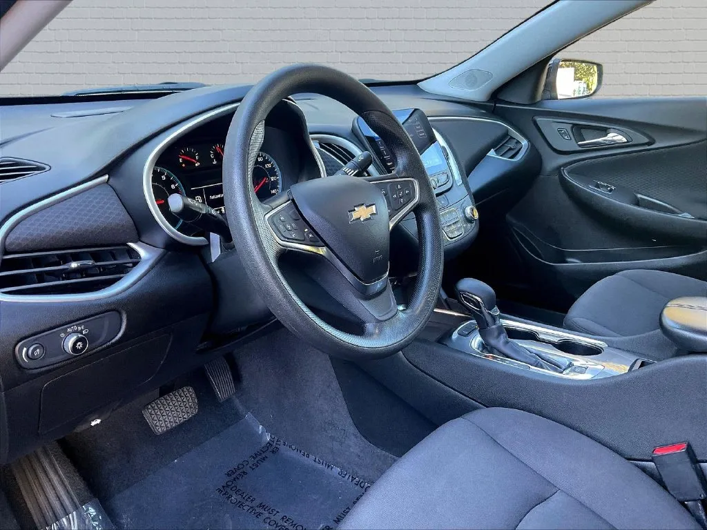 Chevrolet Malibu photo 11