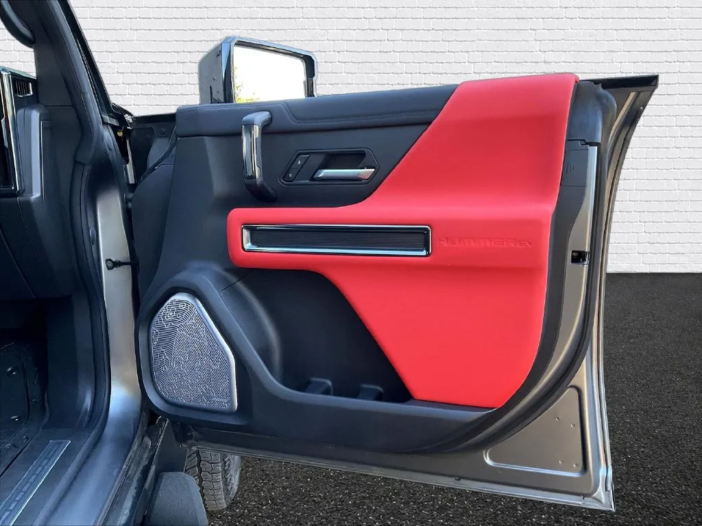 GMC Hummer EV SUV photo 19