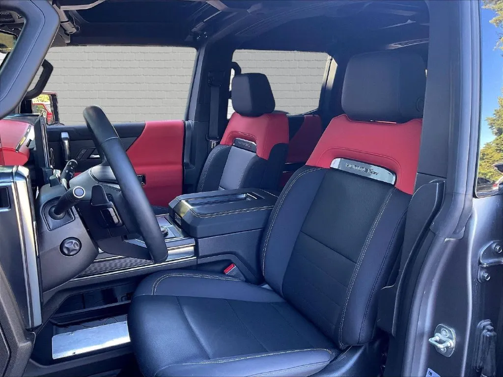 GMC Hummer EV SUV photo 16