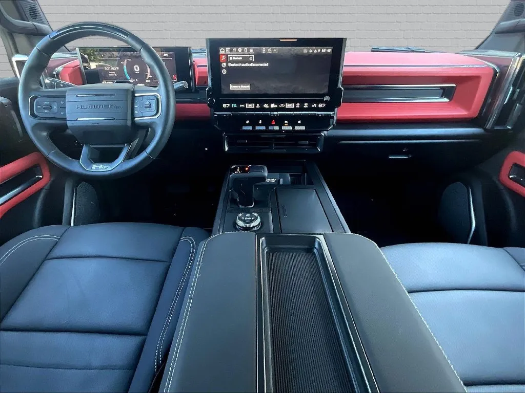 GMC Hummer EV SUV photo 7