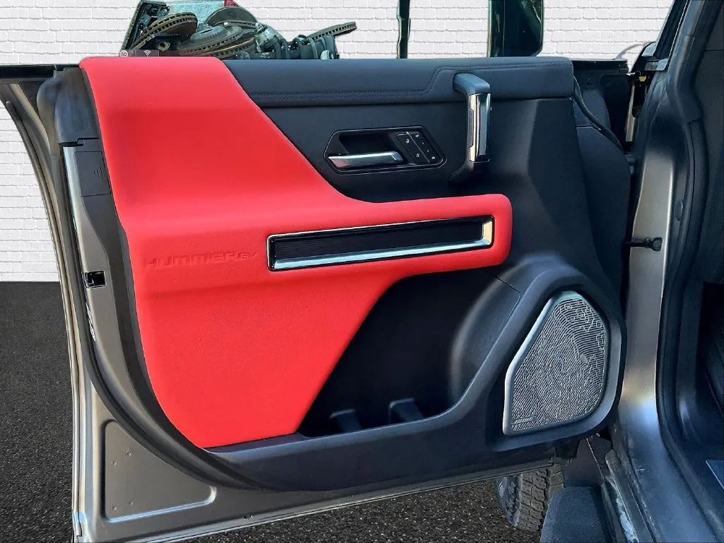 GMC Hummer EV SUV photo 15