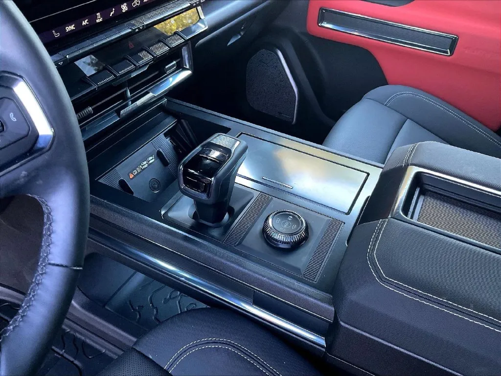 GMC Hummer EV SUV photo 13