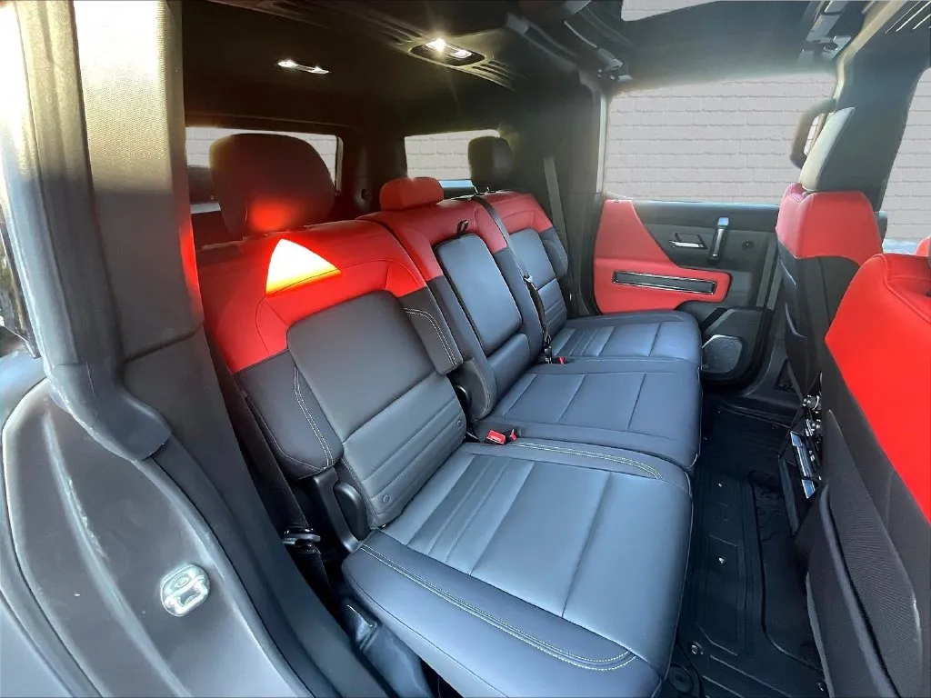 GMC Hummer EV SUV photo 18
