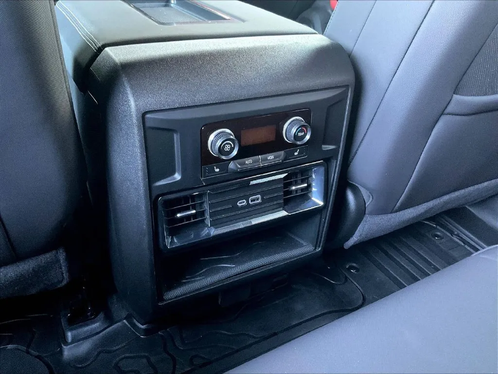 GMC Hummer EV SUV photo 9
