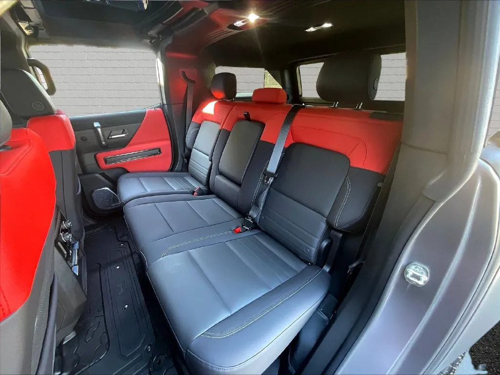 GMC Hummer EV SUV photo 17