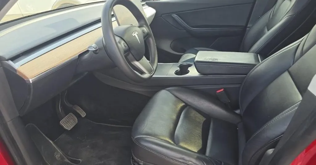 Tesla Model Y photo 5