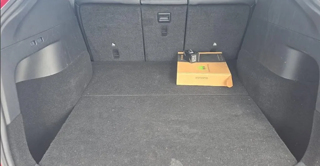 Tesla Model Y photo 7