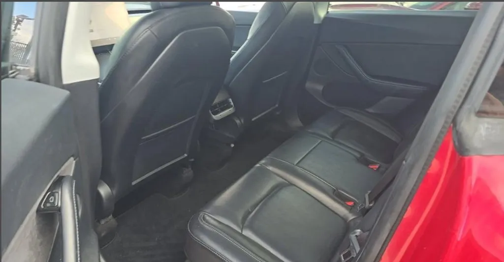 Tesla Model Y photo 6