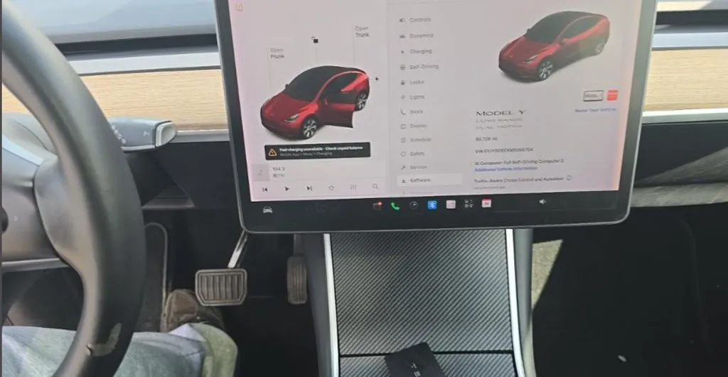 Tesla Model Y photo 4