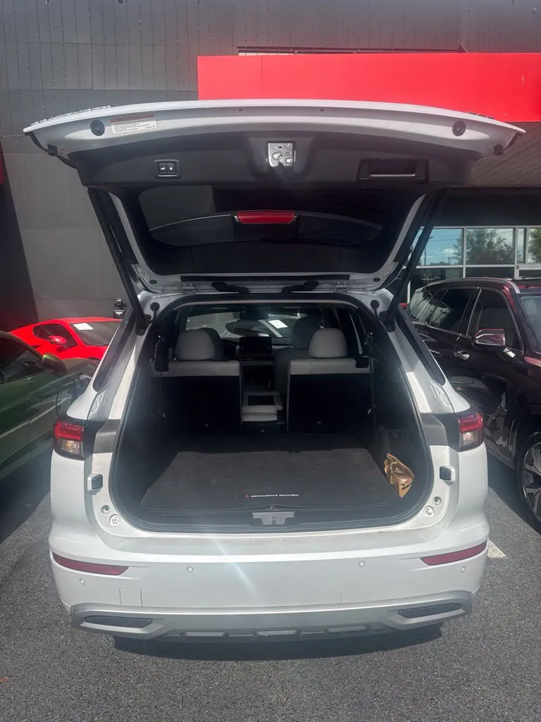 Mitsubishi Outlander photo 8