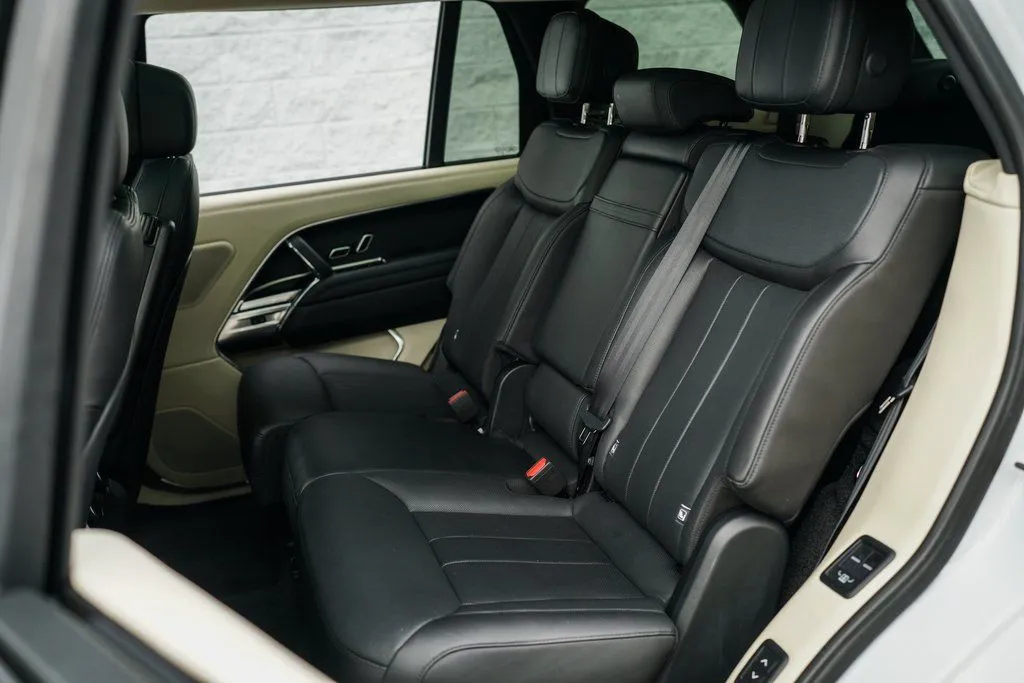 2022 Land Rover New Range Rover SE - Photo 24