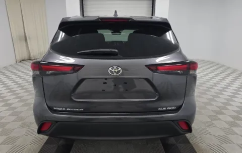 More photos of 2024 Toyota Highlander XLE at Gravity Autos Roswell, GA
